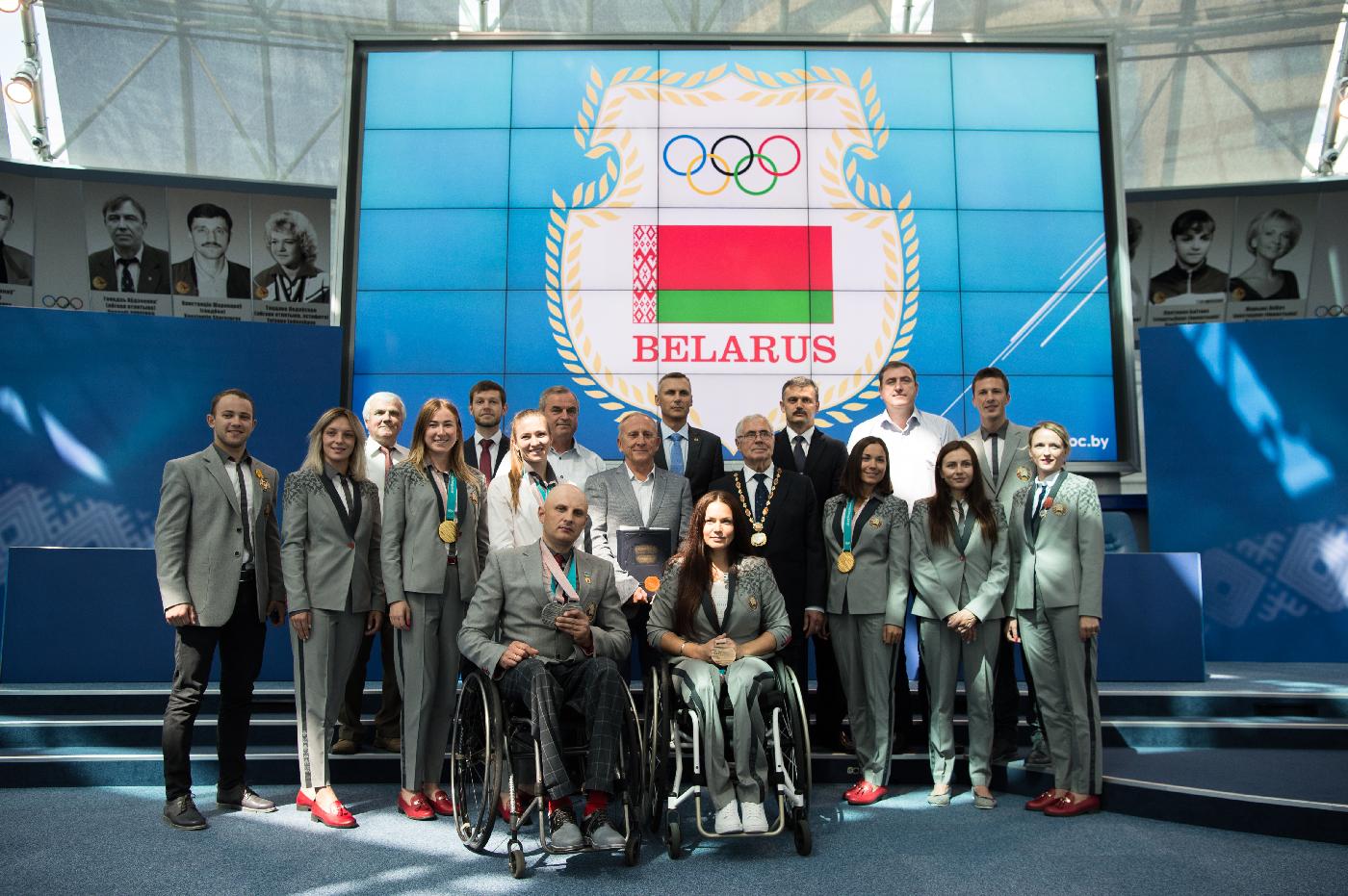 Белорусские олимпийцы и паралимпийцы погасили именные марки 