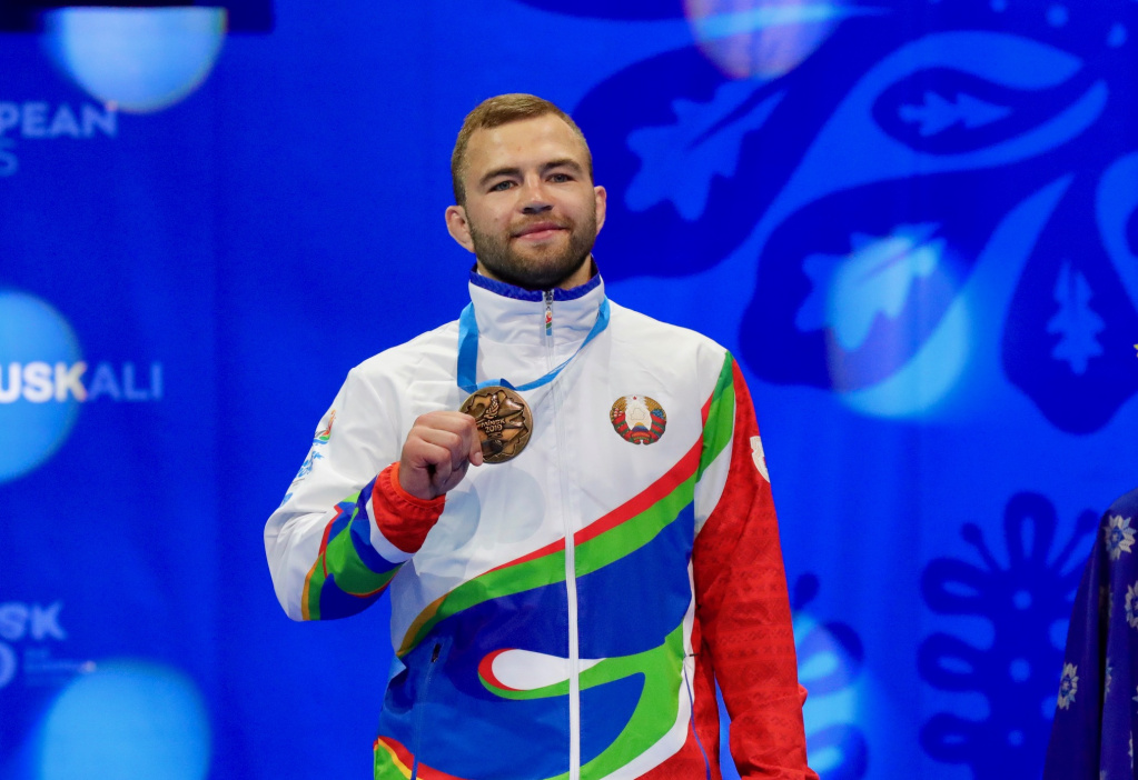 Тимофей Емельянов медаль.jpg