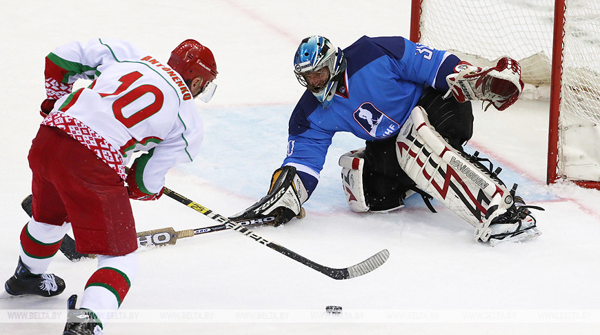 Хоккейная команда Президента Беларуси с победы над сборной IIHF стартовала в Рождественском турнире﻿