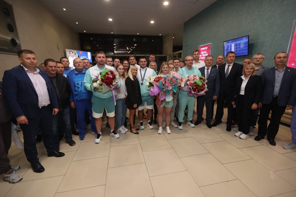 Yauheni Tsikhantsou, Siuzanna Valodzka welcomed back in Minsk