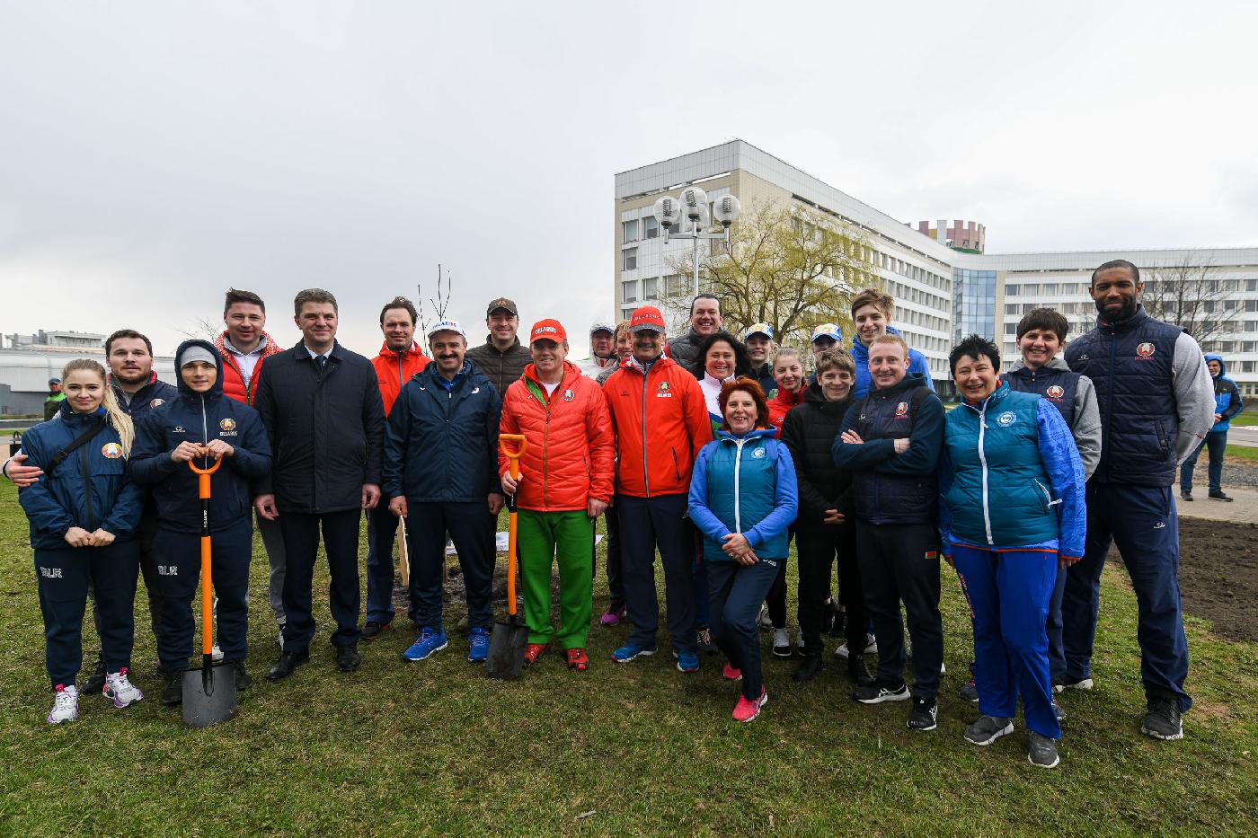 Именитые белорусские спортсмены приняли участие в экологической акции