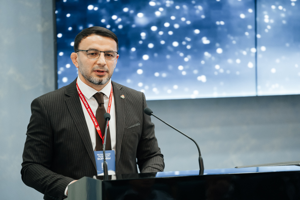 Алим Селимов продолжит возглавлять Белорусскую федерацию борьбы