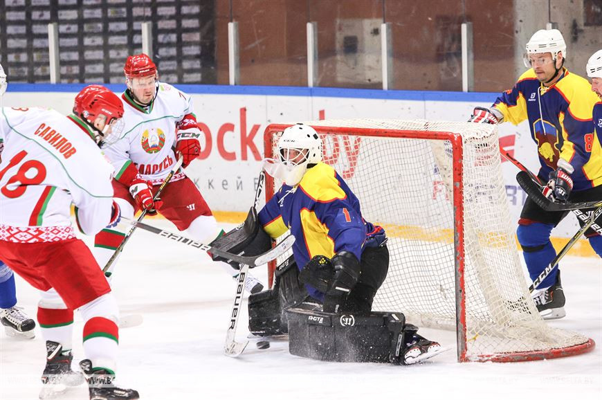 Хоккейная команда Президента Беларуси вышла в полуфинал турнира любителей
