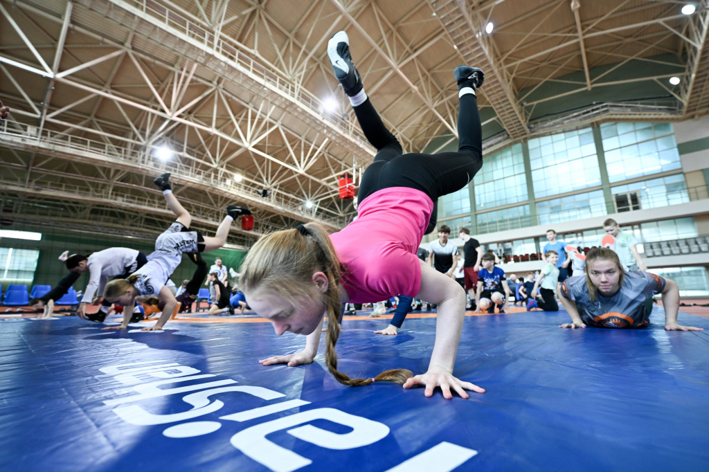 Olympians from Belarus, Russia hold clinics for young athletes