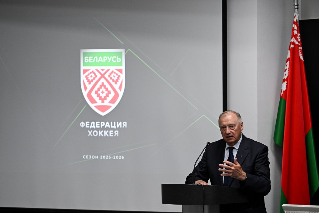 Конфереция ассоциации хоккея 52.jpg