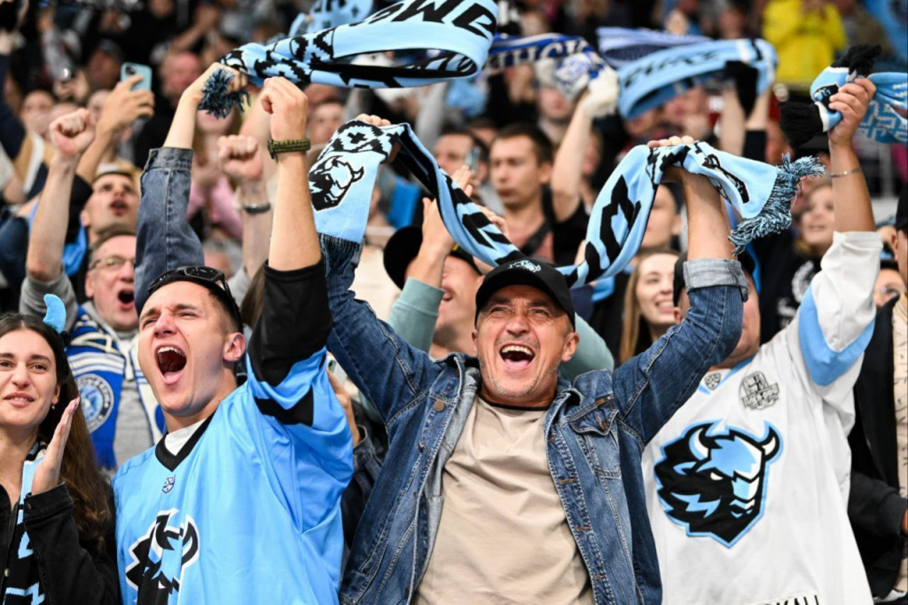 Болельщики хоккей_2025-11-03_21-30-37.jpg