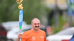 Viktor Lukashenko joins Children of Asia Games torch relay in Yakutsk