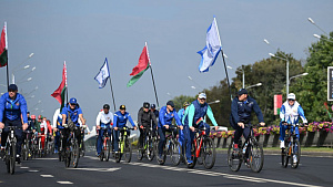 Велопробег спортсменов в День народного единства
